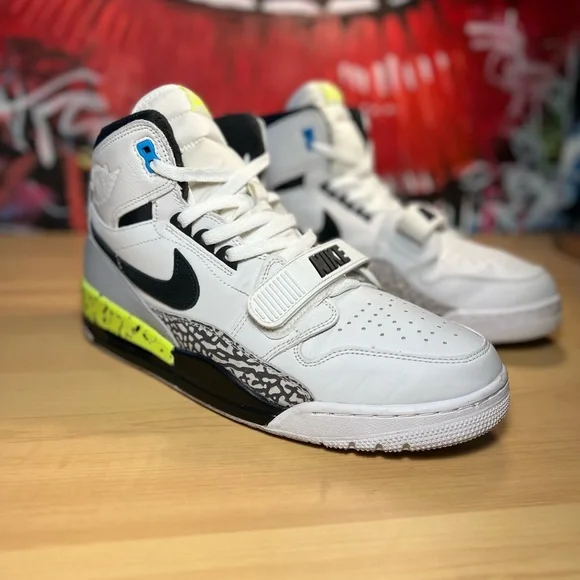 *SOLD* NIKE || AIR JORDAN LEGACY 312 “BILLY HOYLE” || VOLT || SZ 12 - Picture 2 of 5